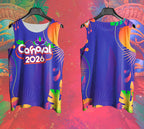 Arte Vetor Abadá Carnaval 2026 Roxo com Flores Coloridas - Mockup Frente e Costas em Cenário Carnaval
