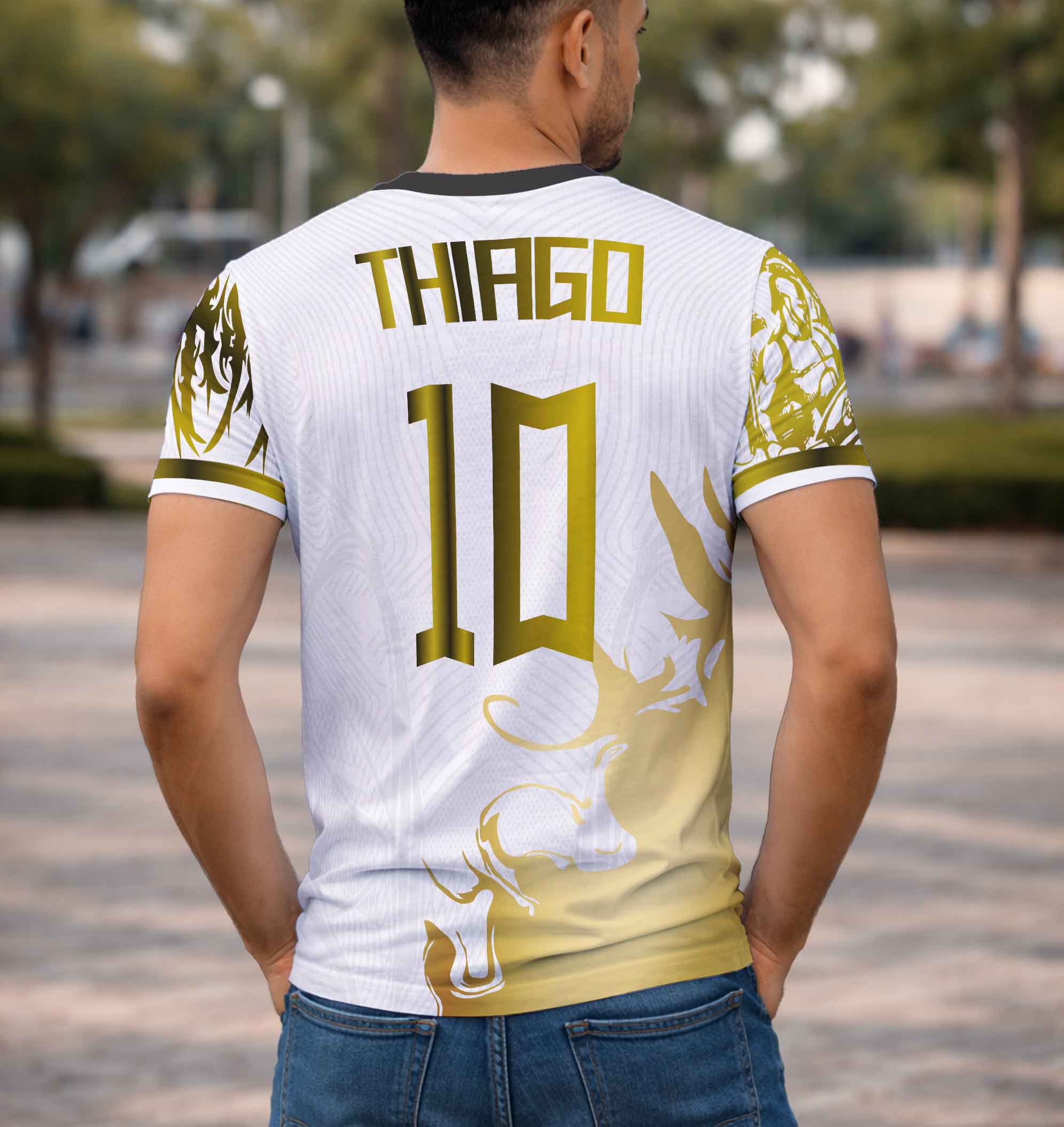 Modelo Usando Camiseta Costas manga Curta Athena
